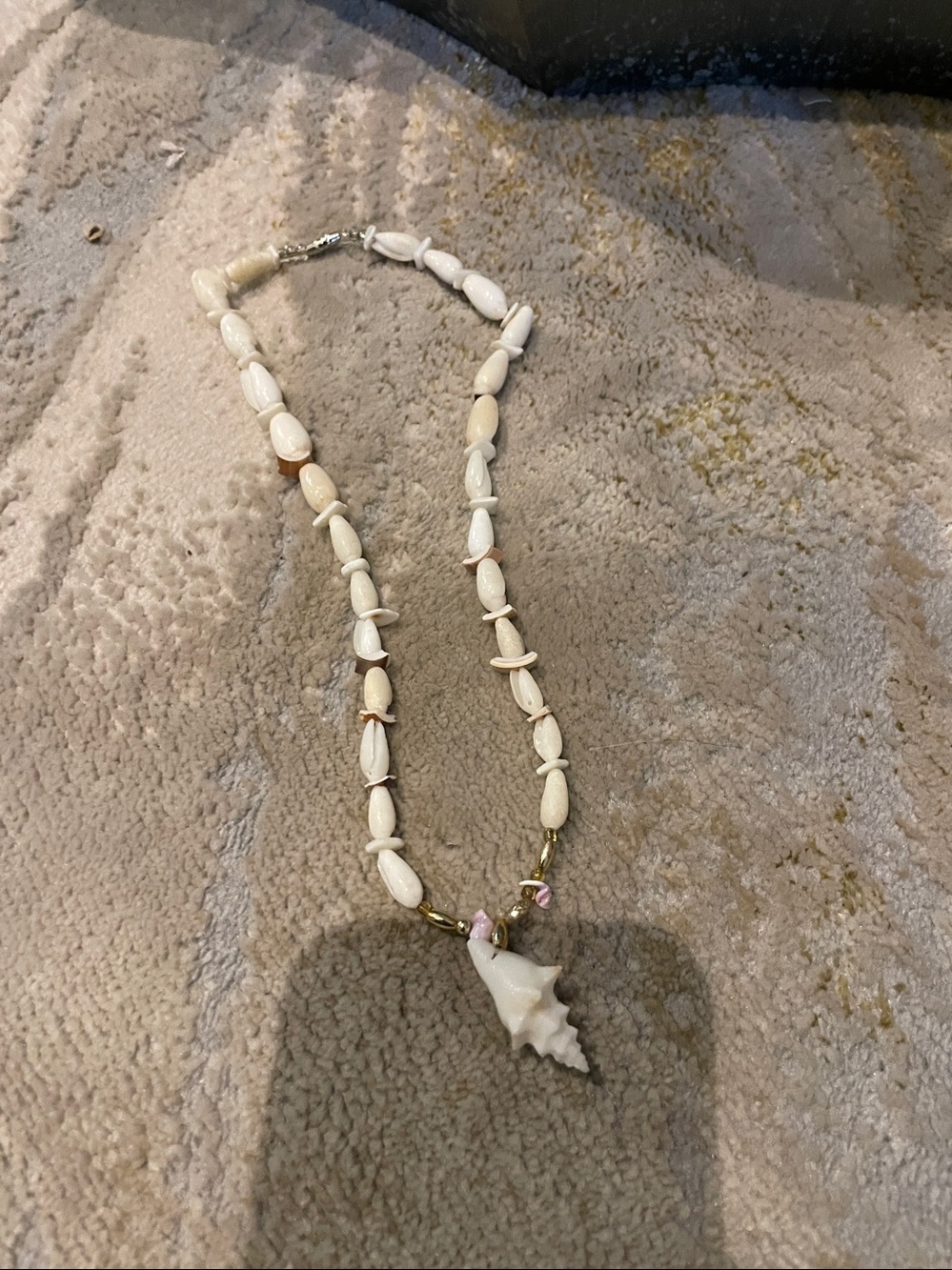 Shell necklace - Picture 2 of 2